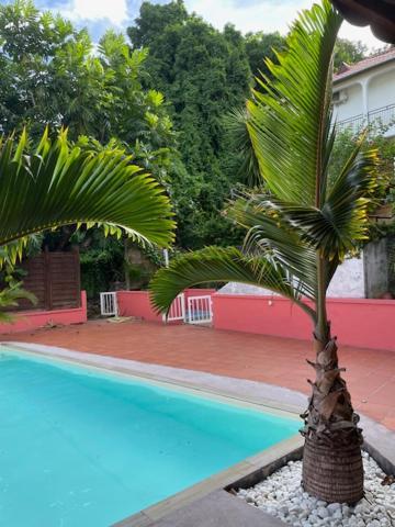 Guest house La Canopee Enchantee, D'hotes, Piscine, Proche Aeroport, Gare Maritime